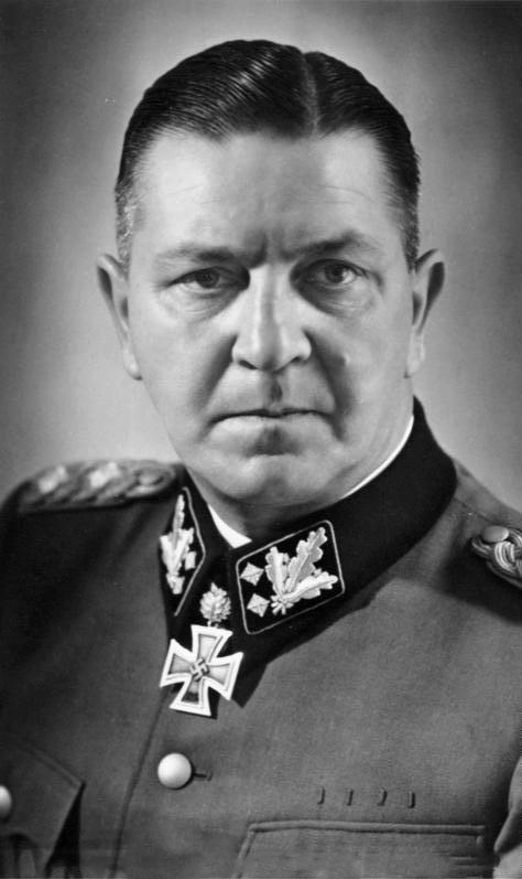 SS-Obergruppenführer und General der Waffen SS Theodor Eicke.