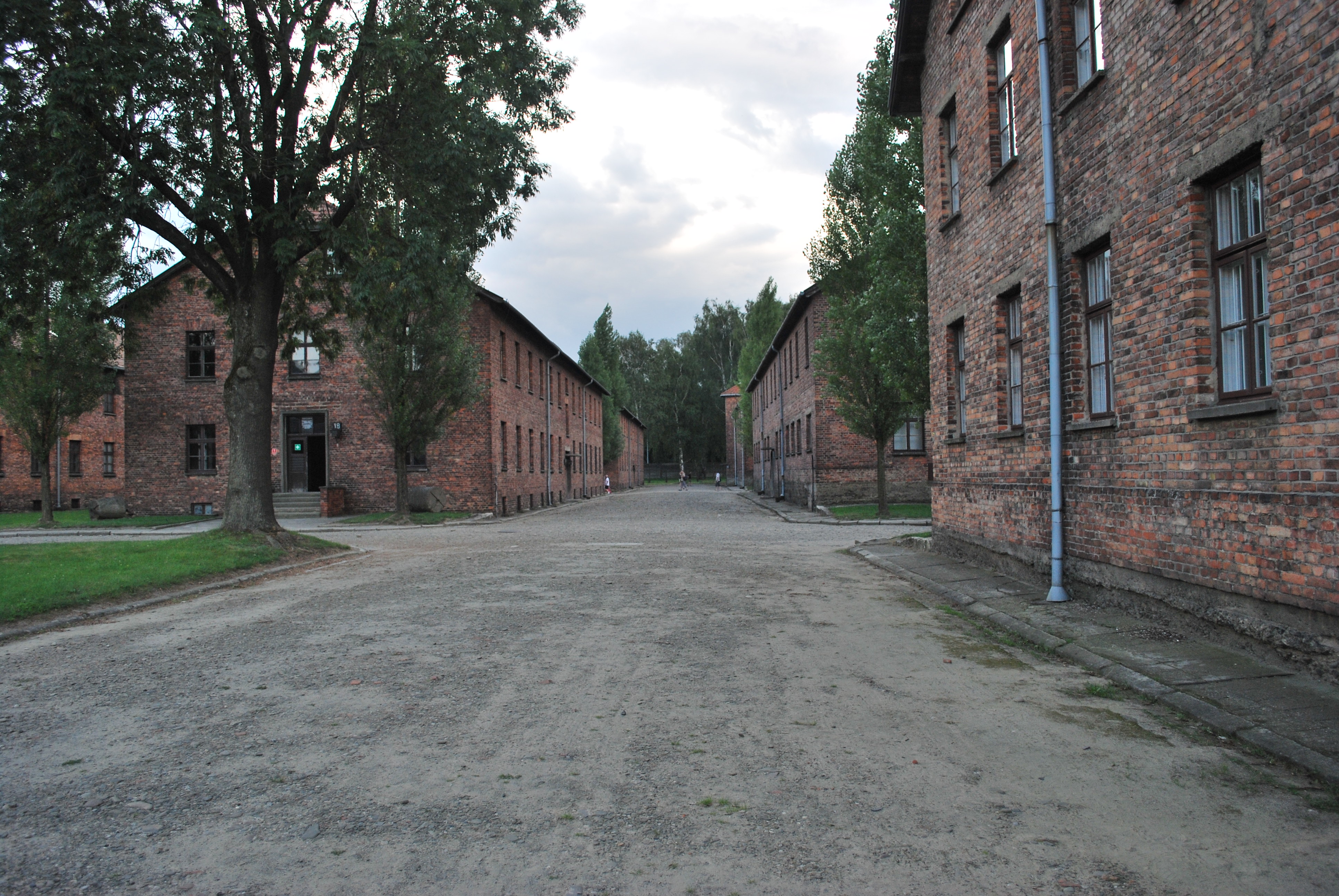 Photo 02 Auschwitz1