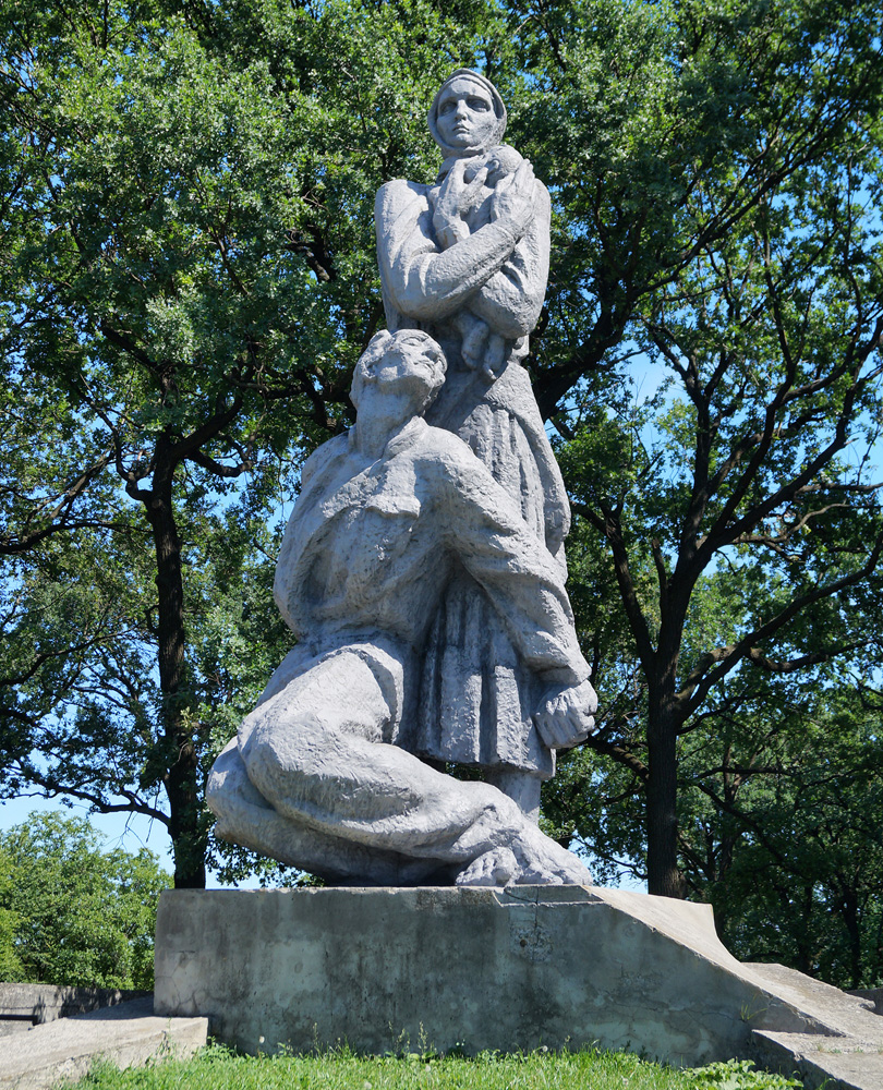 Photo 04 Khorol Pit Memorial